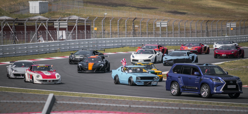 Illustration for article titled This Parking Lot Party Reveals Just How Wild Japan's Tuner Scene Can Get